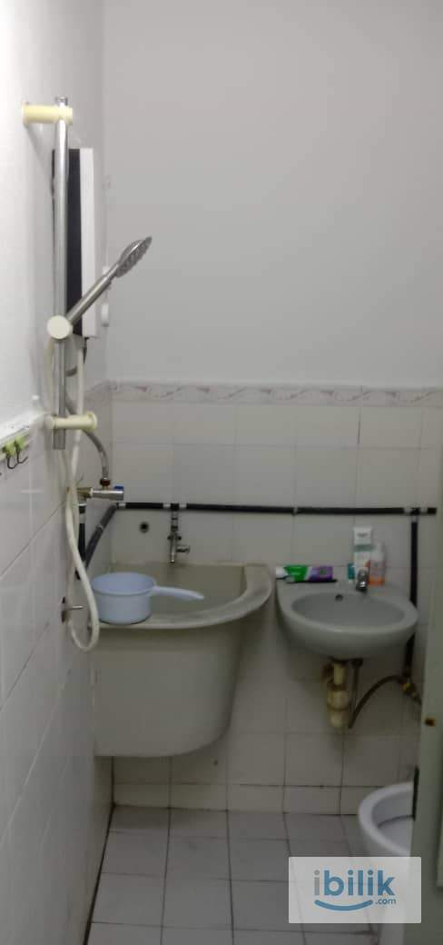 Rooms for rent at Relau Indah with Aircond near FTZ Factory - Image 3