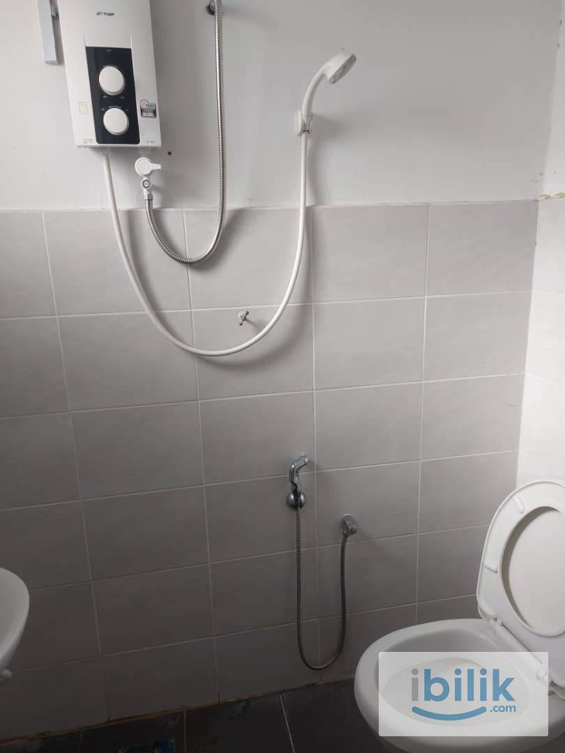 Medium room with fully furnish near Bandar Utama  - Image 2