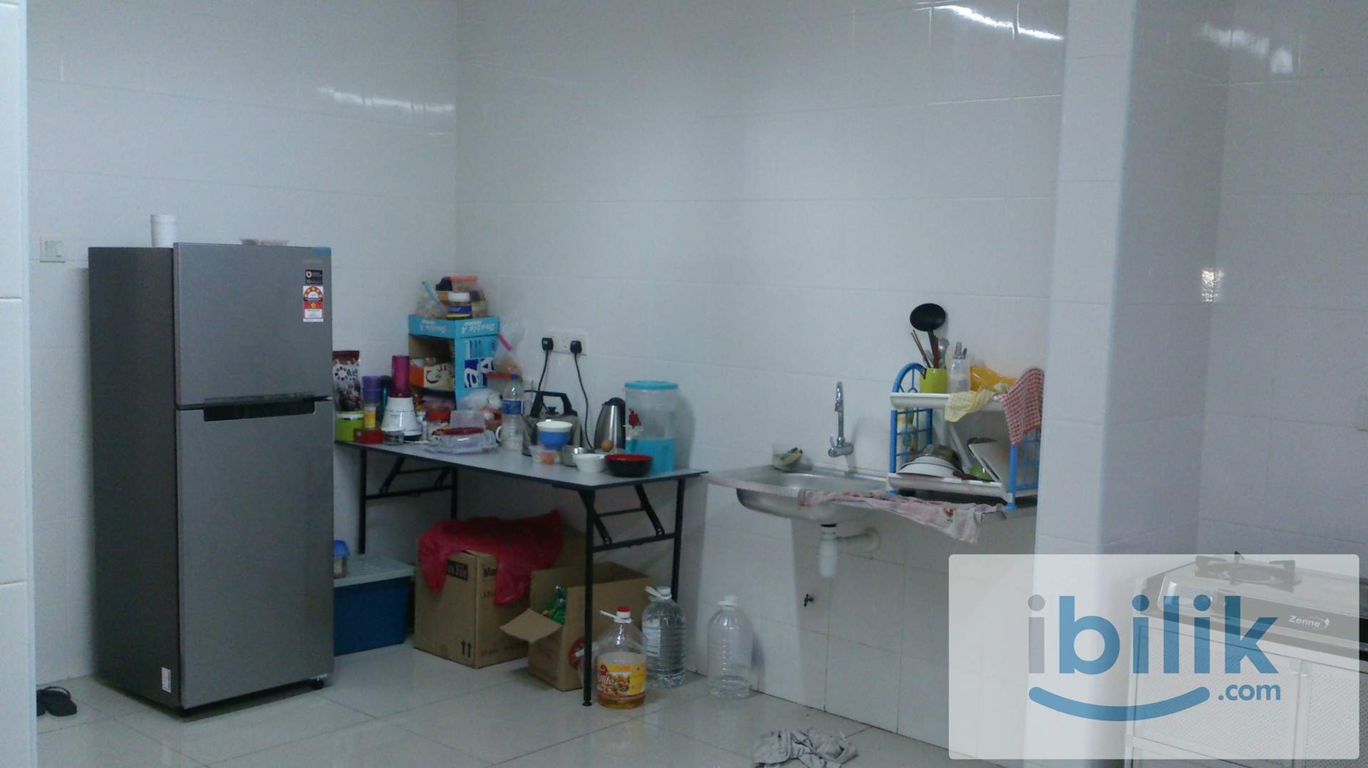 MEDIUM ROOM ATTACH PRIVATE TOILET,NON-SHARING,KOTA KEMUNING 24HOURS/7DAYS SECURITY GATED GUARDED RESIDENCES - Image 2