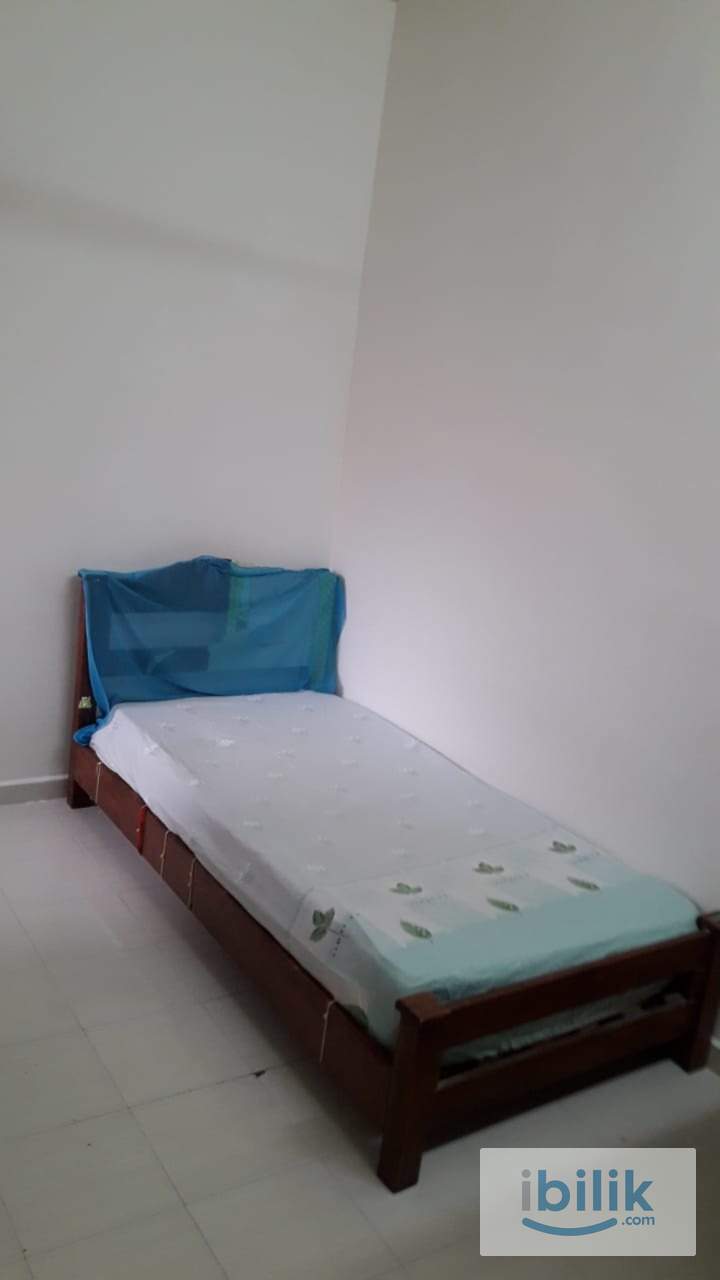 Small Room at Mentari Court 1, Bandar Sunway - Image 6