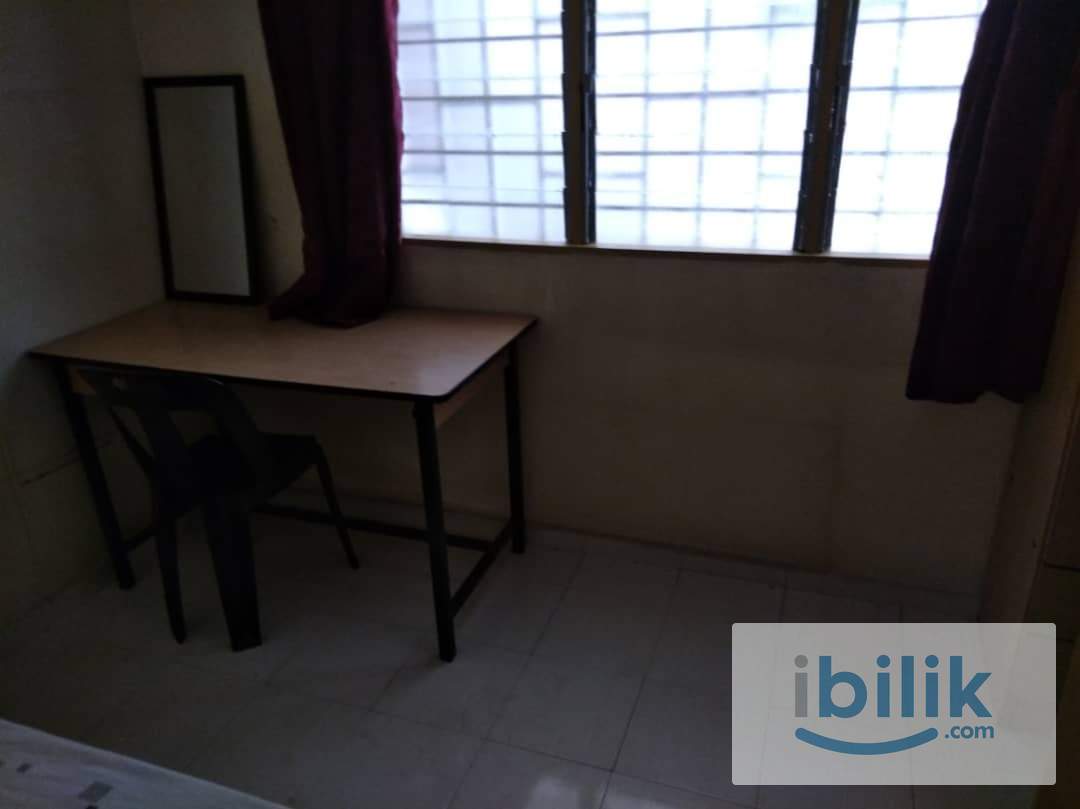Medium Room at Mentari Court 1, Bandar Sunway - Image 4