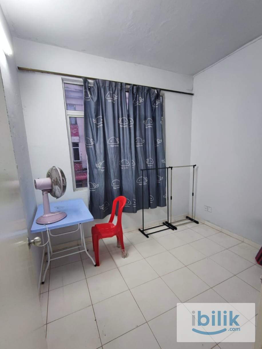 Bilik Single (utk 1 Malay Male), Kelisa Apartment, Taman Inderawasih - Image 1
