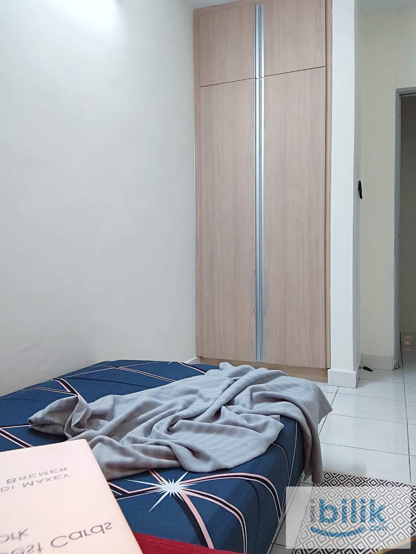 FEMALE Middle Room For Rent - Image 3