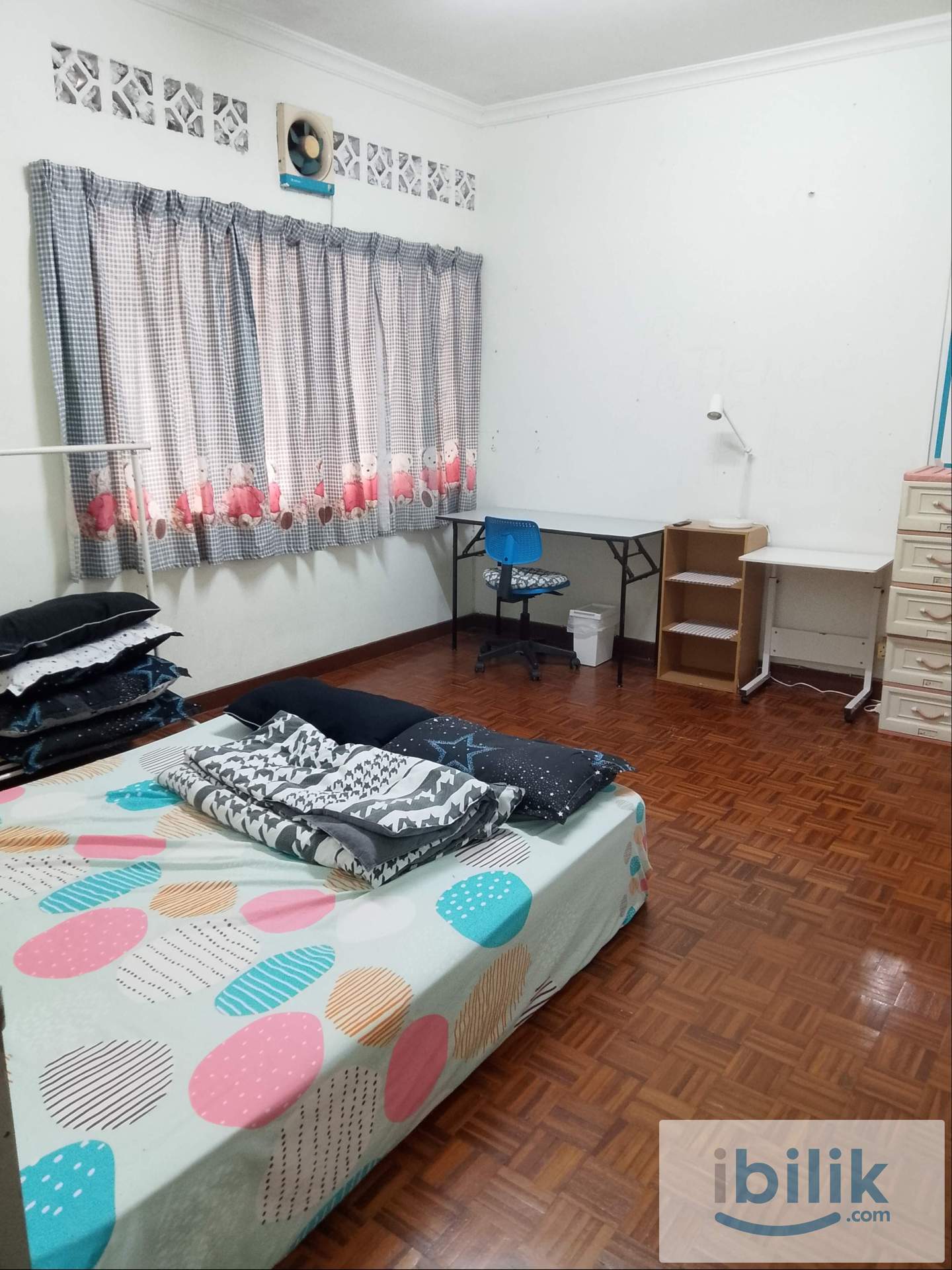 Taman Len Seng Master Room (near MRT Taman Connaught) - Image 1