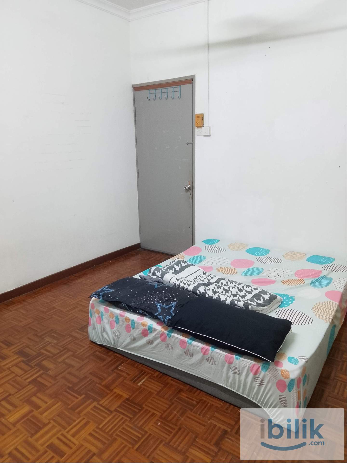 Taman Len Seng Master Room (near MRT Taman Connaught) - Image 2