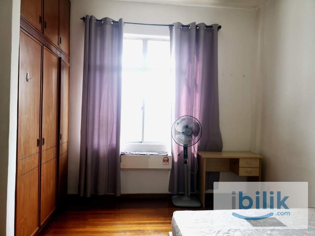 Sharing Middle Room - Image 2