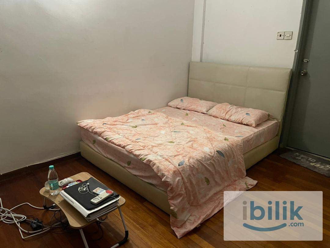 Sharing Middle Room - Image 6