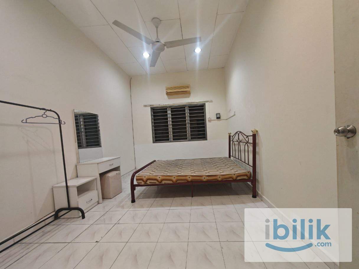 Middle Room at Klang, Selangor - Image 3