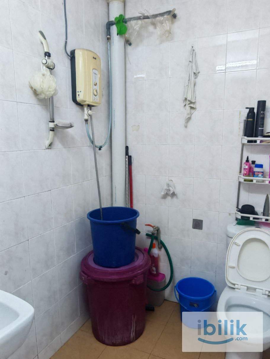 Middle Room at Klang, Selangor - Image 4