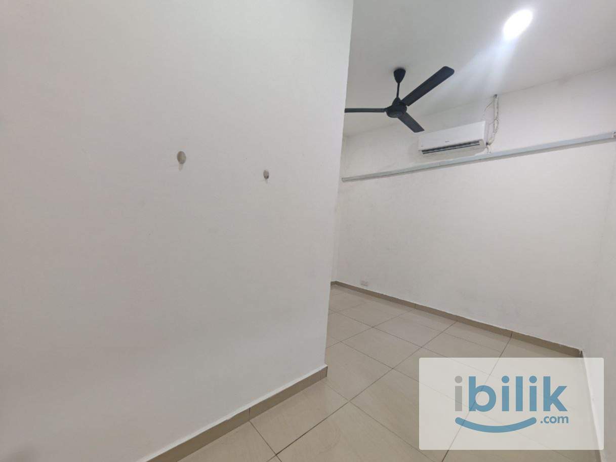 Middle Room at Klang, Selangor - Image 5