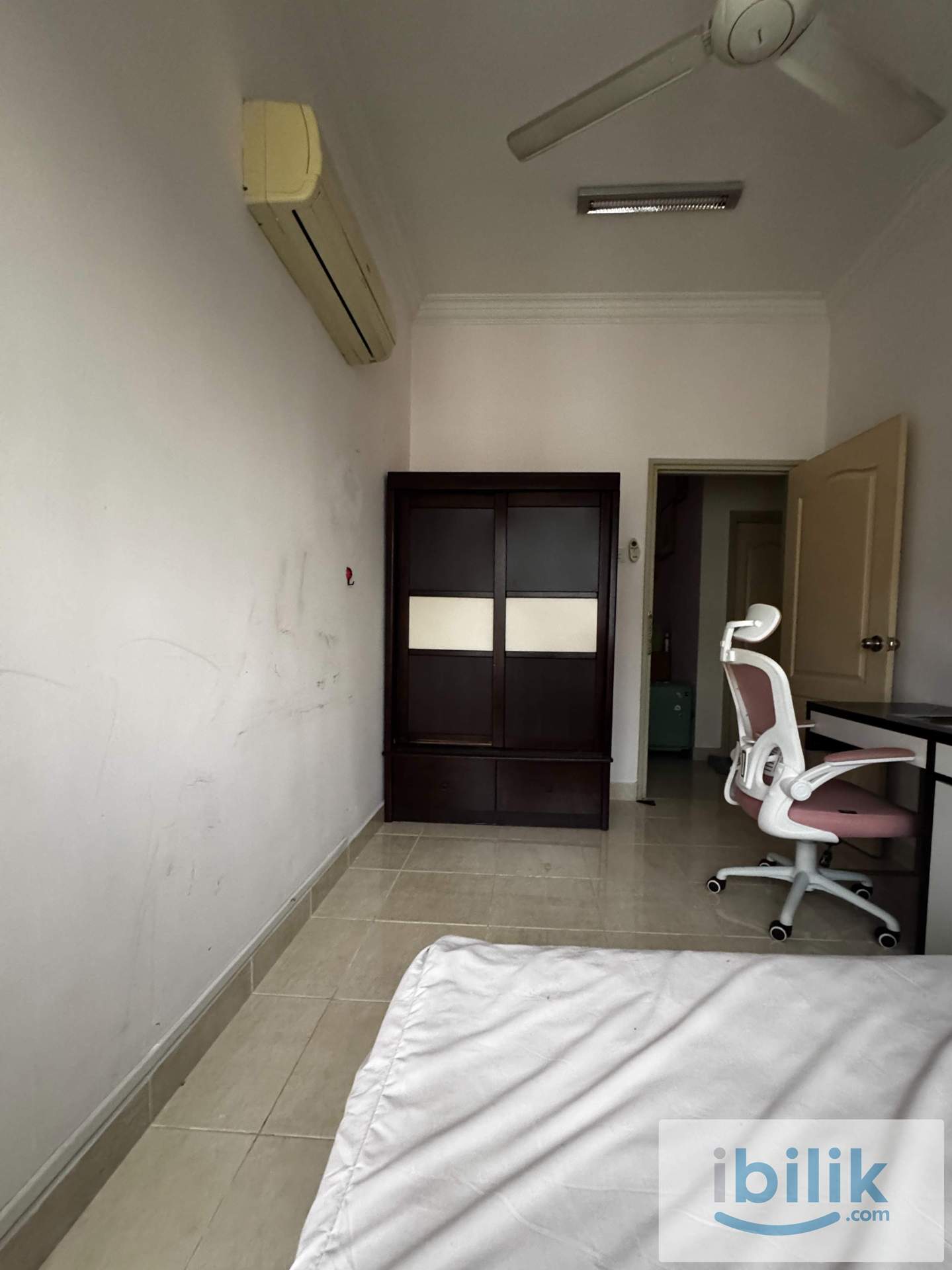 middle room - Image 4