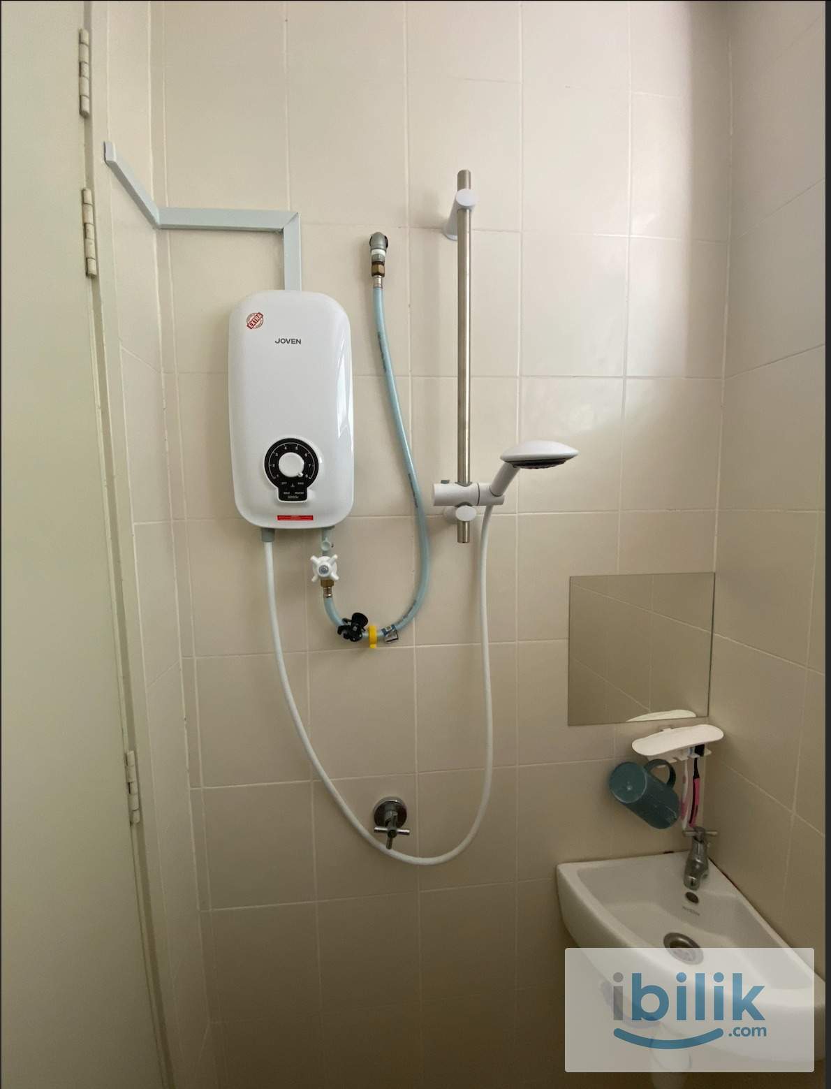 Fully Furnish Small Room with Private Bath Only Chinese Female - Image 3