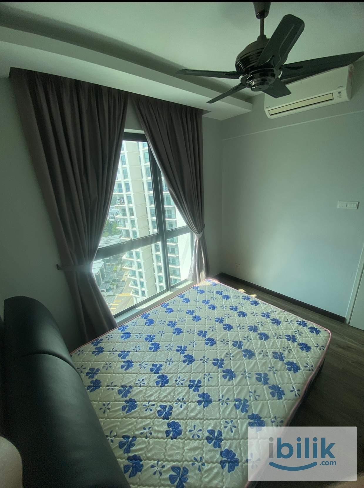 Middle Room - Image 1