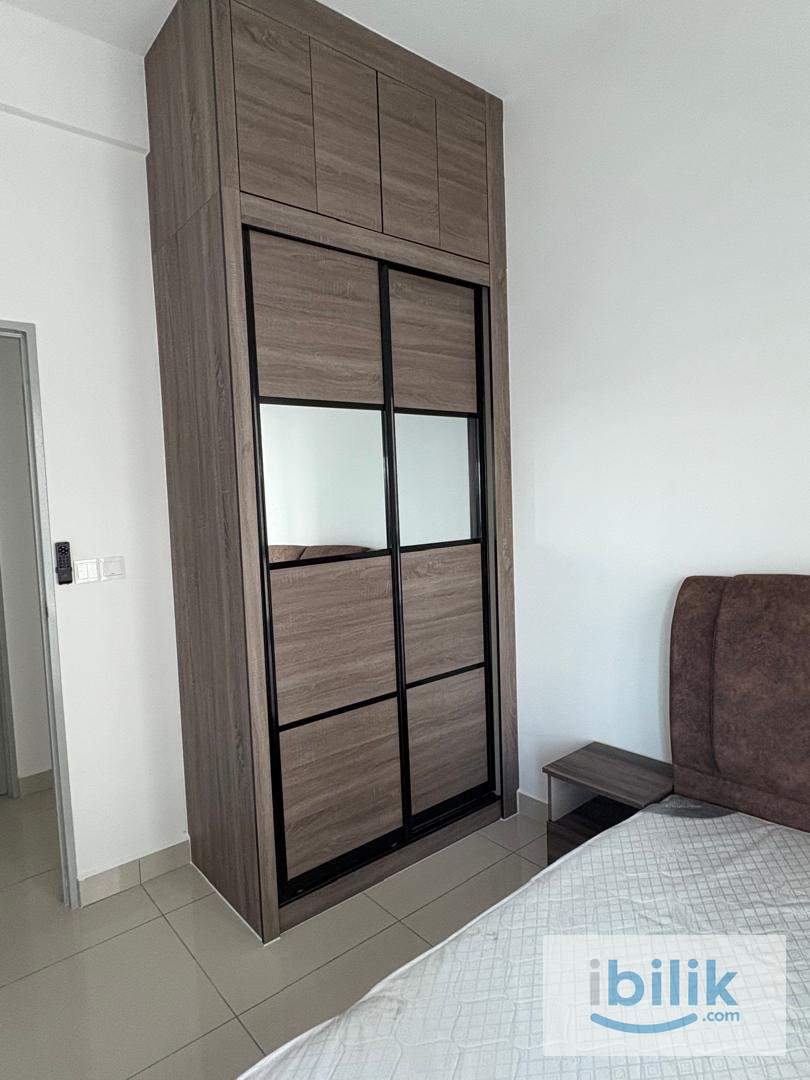 Middle Room - Image 2