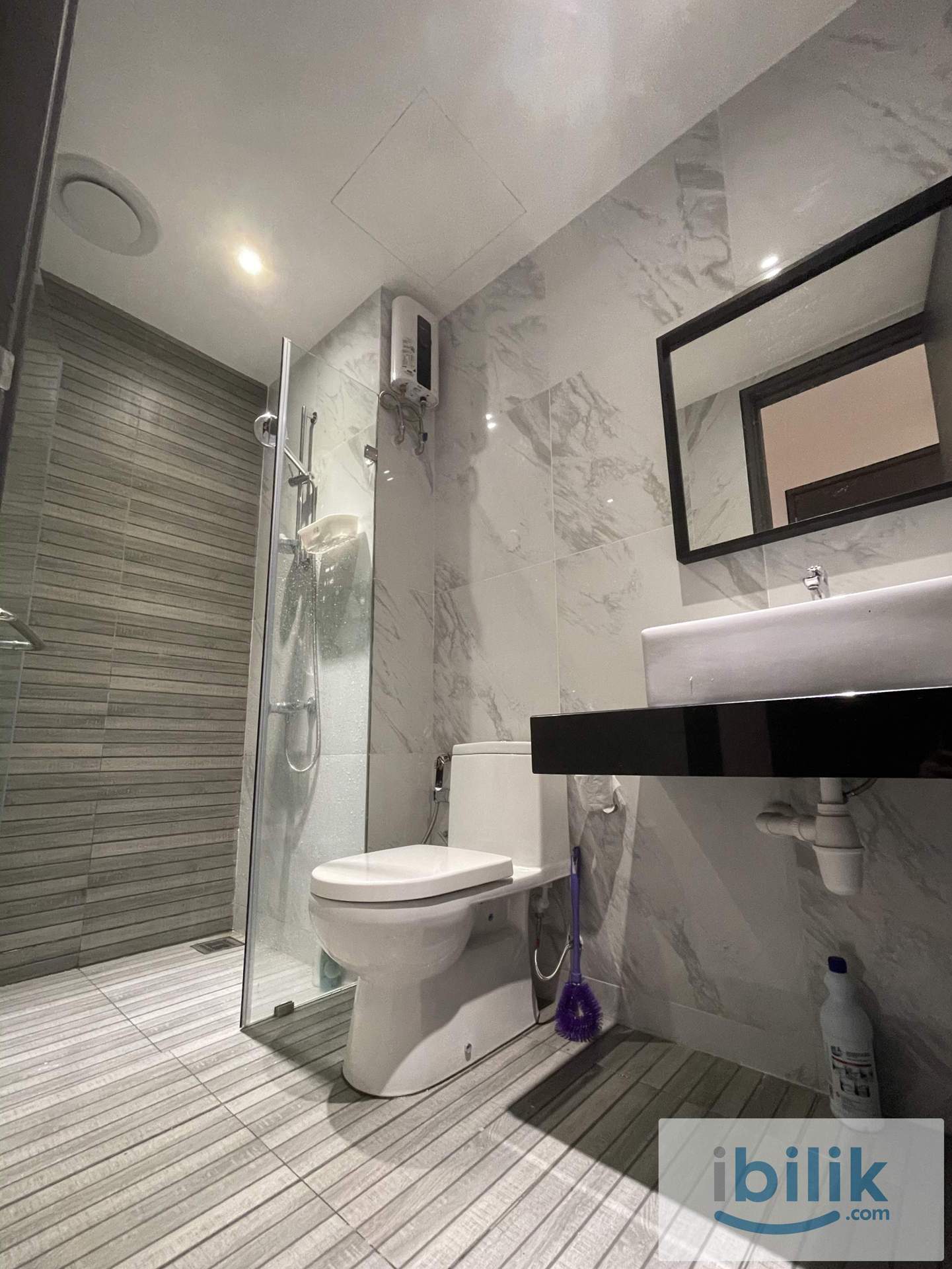 Cozy female Unit ID furnished - Image 3