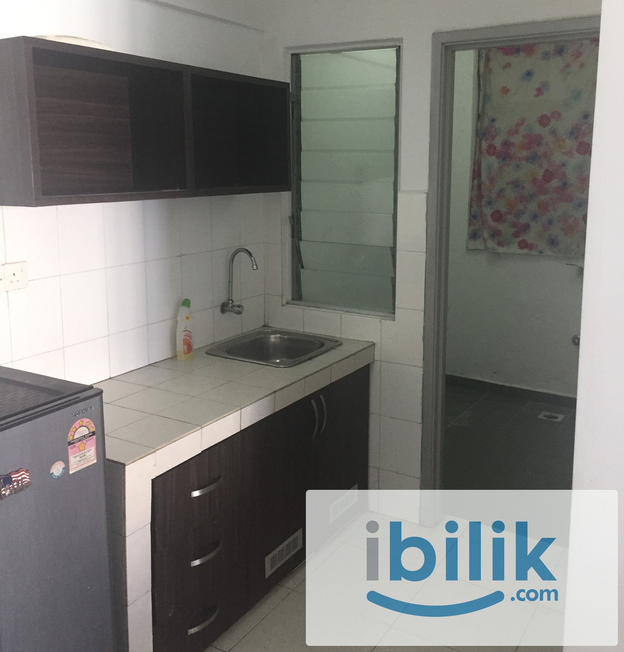 Single Room at South City Plaza, Seri Kembangan,Free shuttle bus to UPM &APU, Walking distance to MRT serdang - Image 1