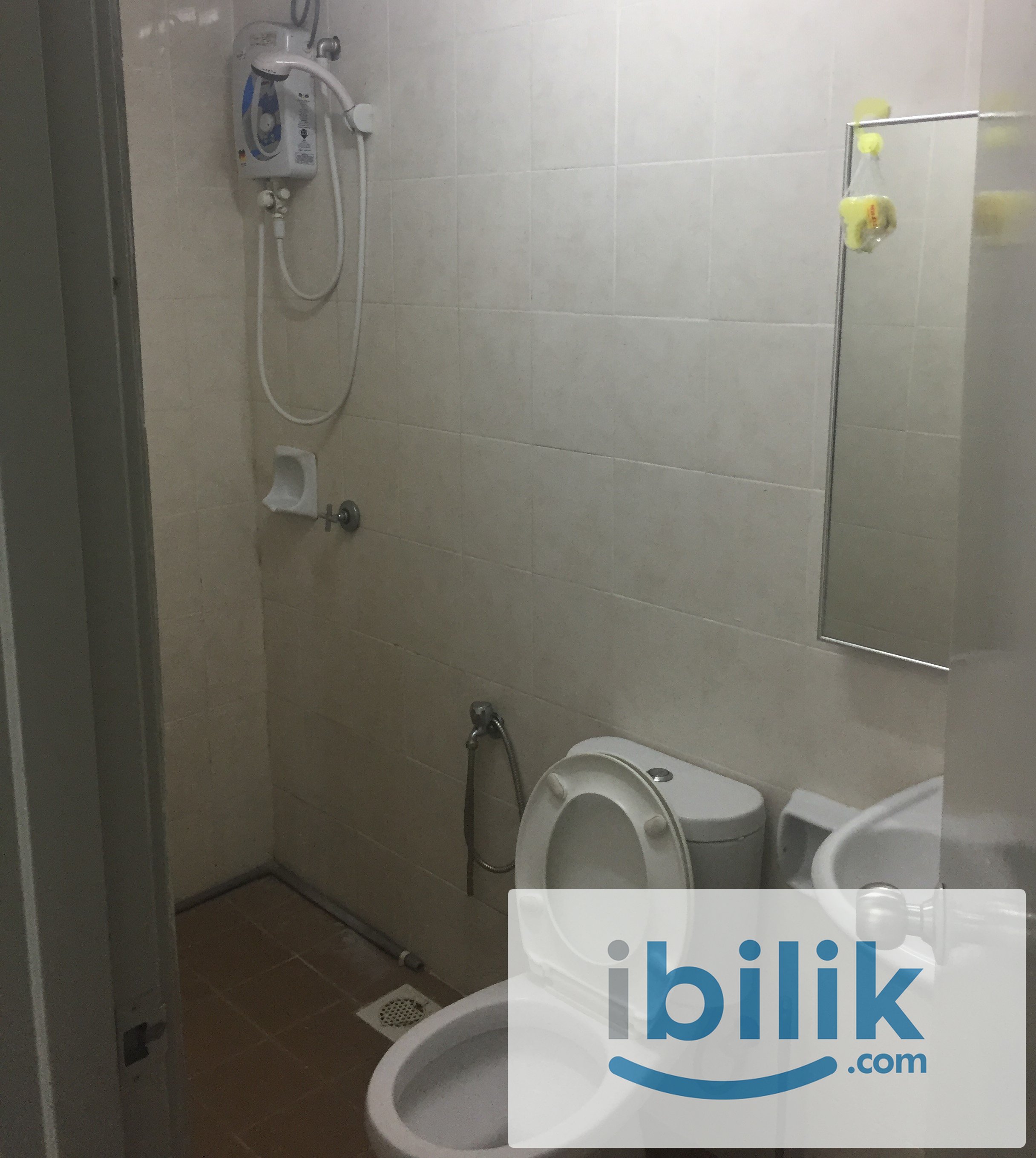 Single Room at South City Plaza, Seri Kembangan,Free shuttle bus to UPM &APU, Walking distance to MRT serdang - Image 3