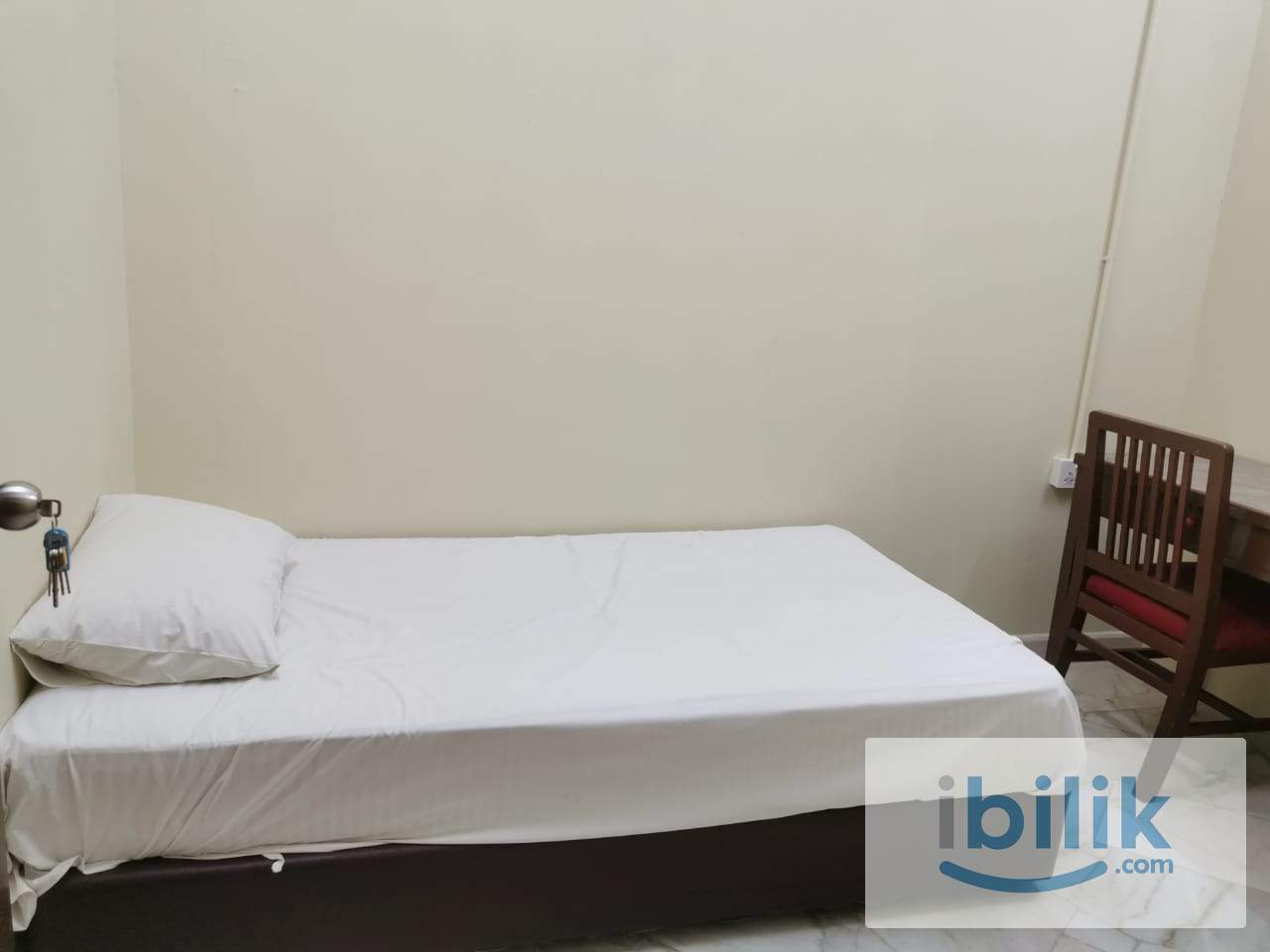 Single Room,Grd flr,Bed,Male,Ceiling Fan,Free Wifi,shelf,3sty,Bandar Puchong Jaya   - Image 1