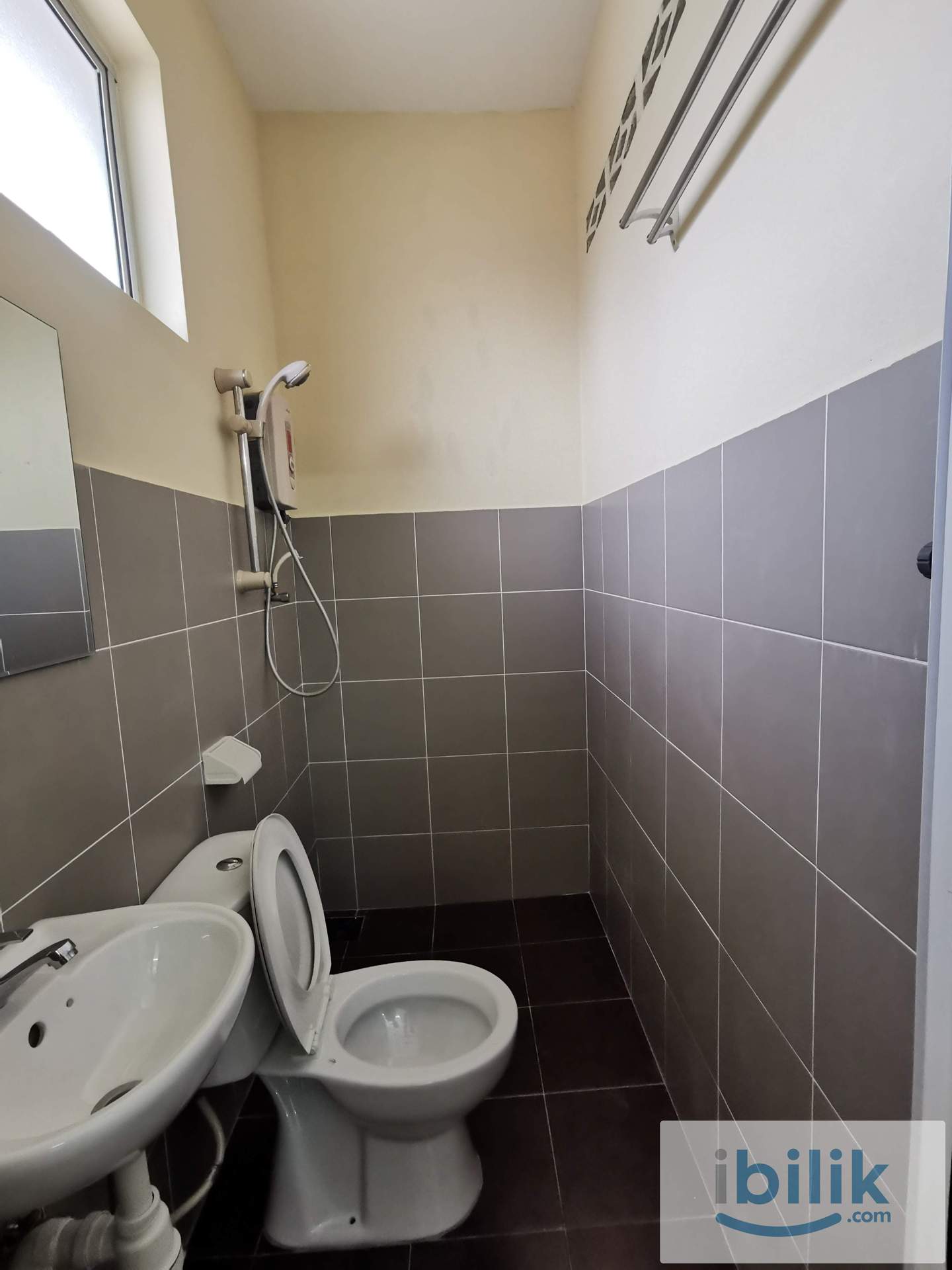 Single Room,Grd flr,Bed,Male,Ceiling Fan,Free Wifi,shelf,3sty,Bandar Puchong Jaya   - Image 4