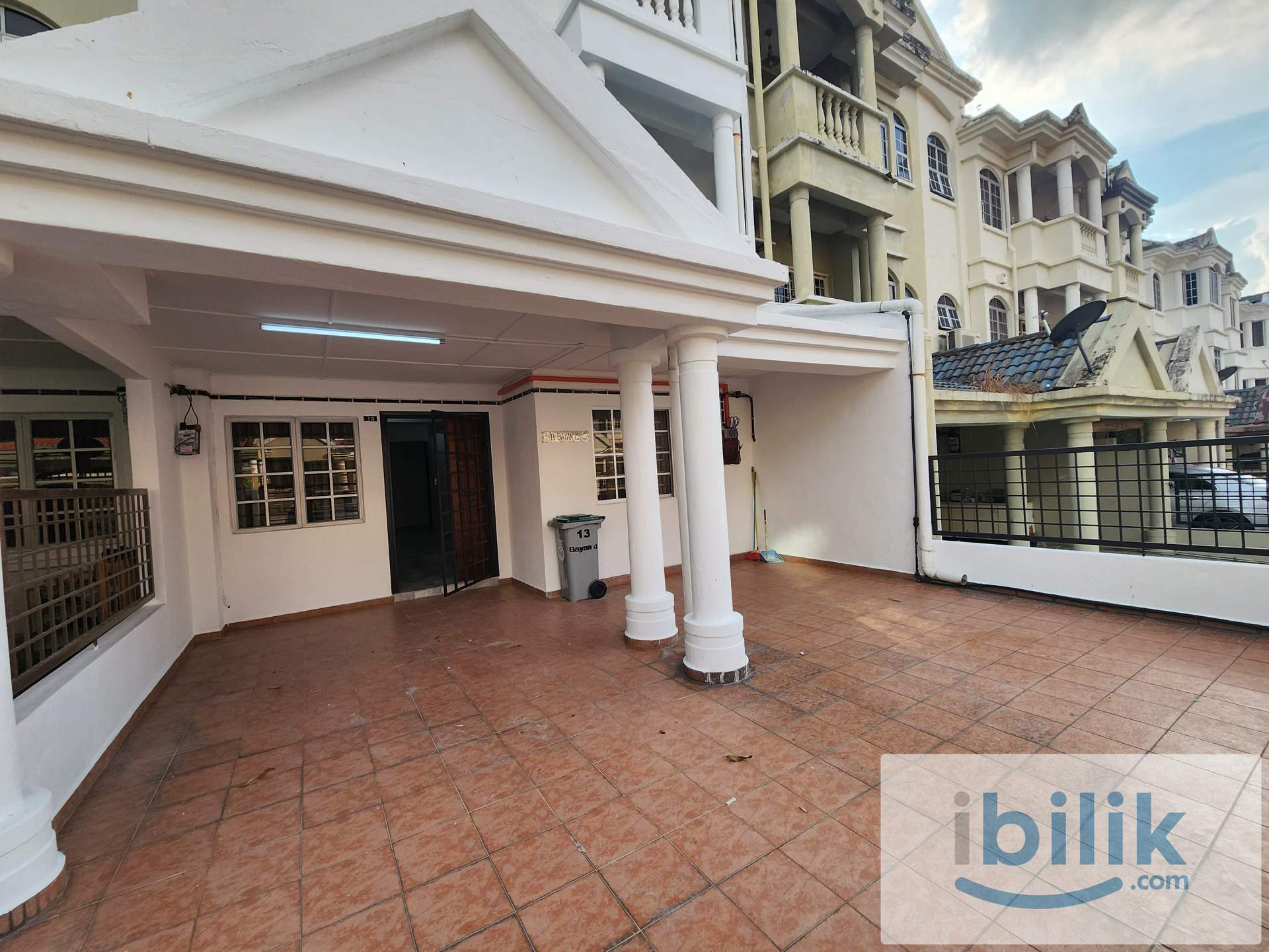 Middle Room,Grd flr,Free Wifi,New,King bed,Ceiling fan,Fridge,Shelf,Bandar Puchong Jaya   - Image 4