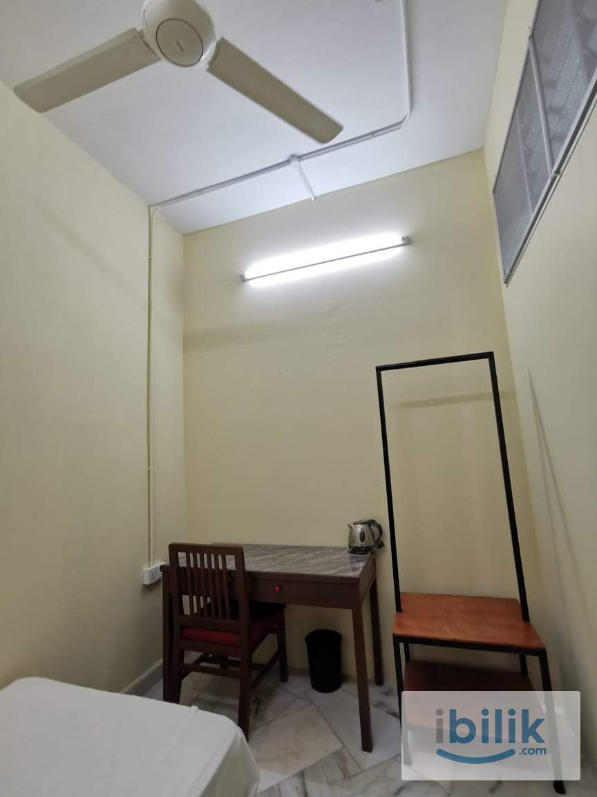 Single Room,Grd flr,Bed,Male,Ceiling Fan,Free Wifi,shelf,3sty,Bandar Puchong Jaya - Image 2