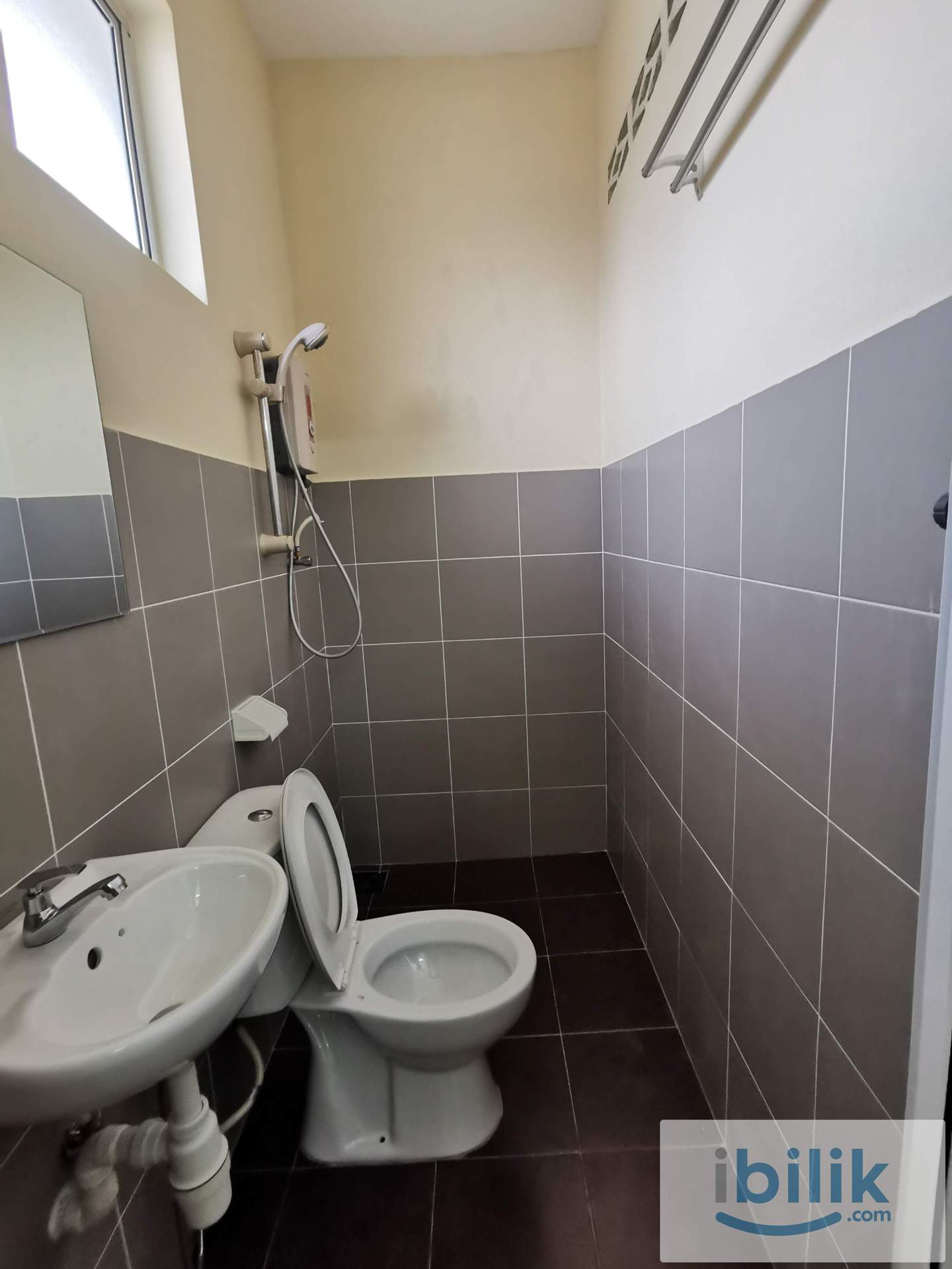 Single Room,Grd flr,Bed,Male,Ceiling Fan,Free Wifi,shelf,3sty,Bandar Puchong Jaya - Image 4