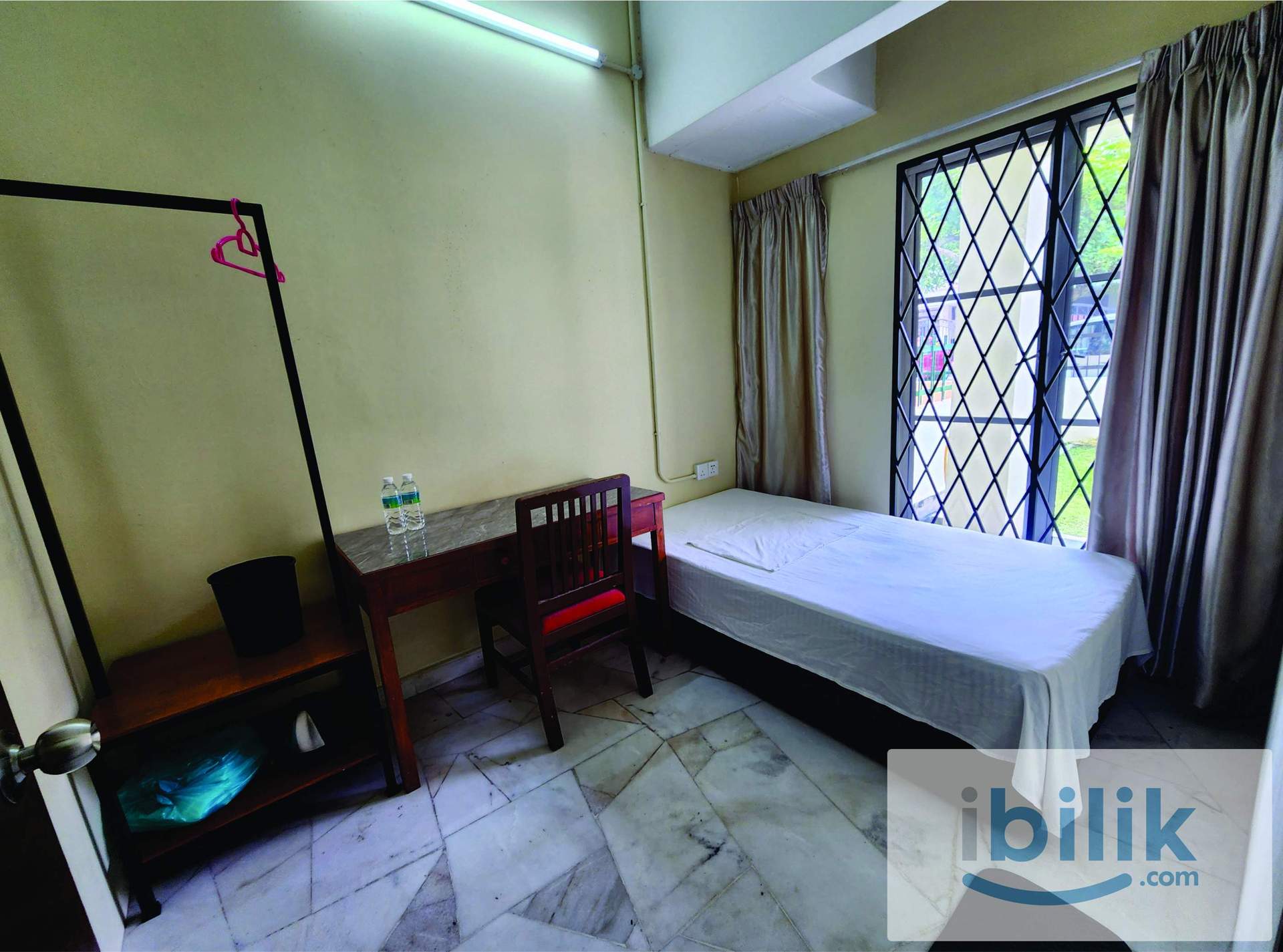Single Room,Grd flr,Bed,Male,Window,Ceiling Fan,Free Wifi,shelf,3sty,Bandar Puchong Jaya - Image 5