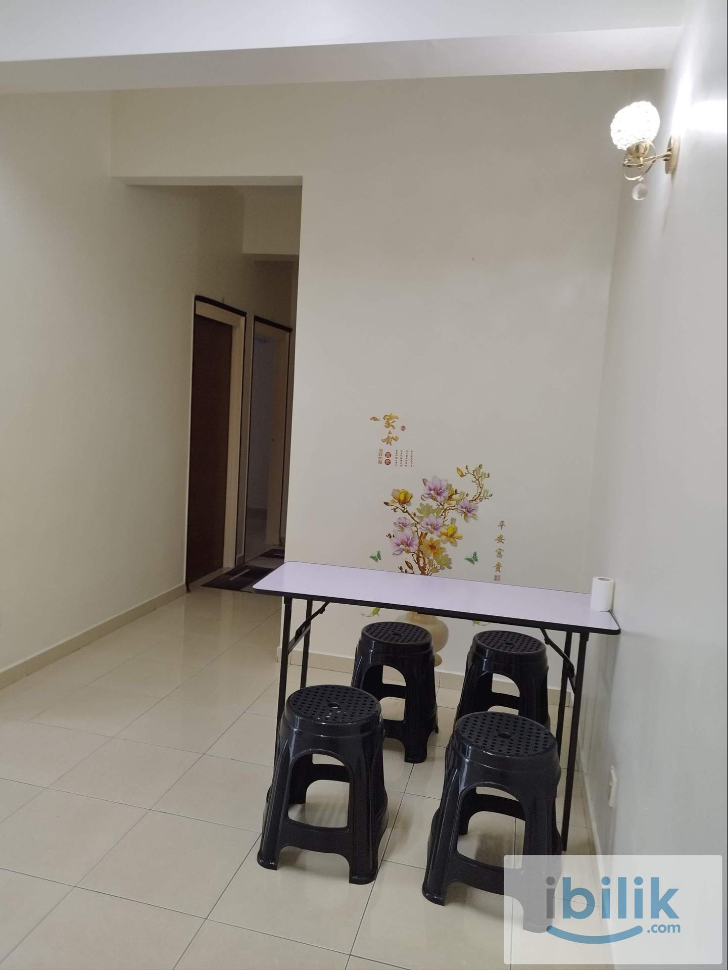 Middle Room - Image 2
