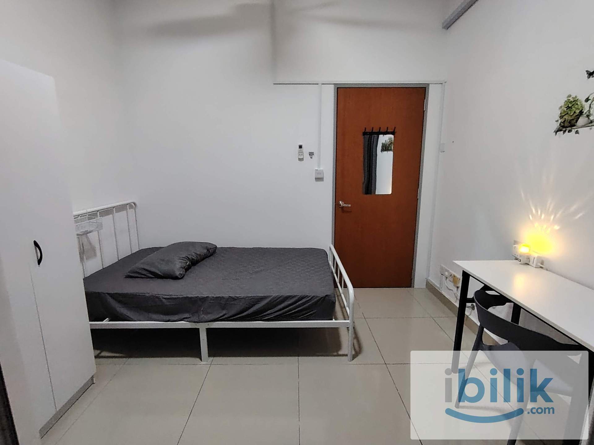 Balcony Medium Room  - Image 7
