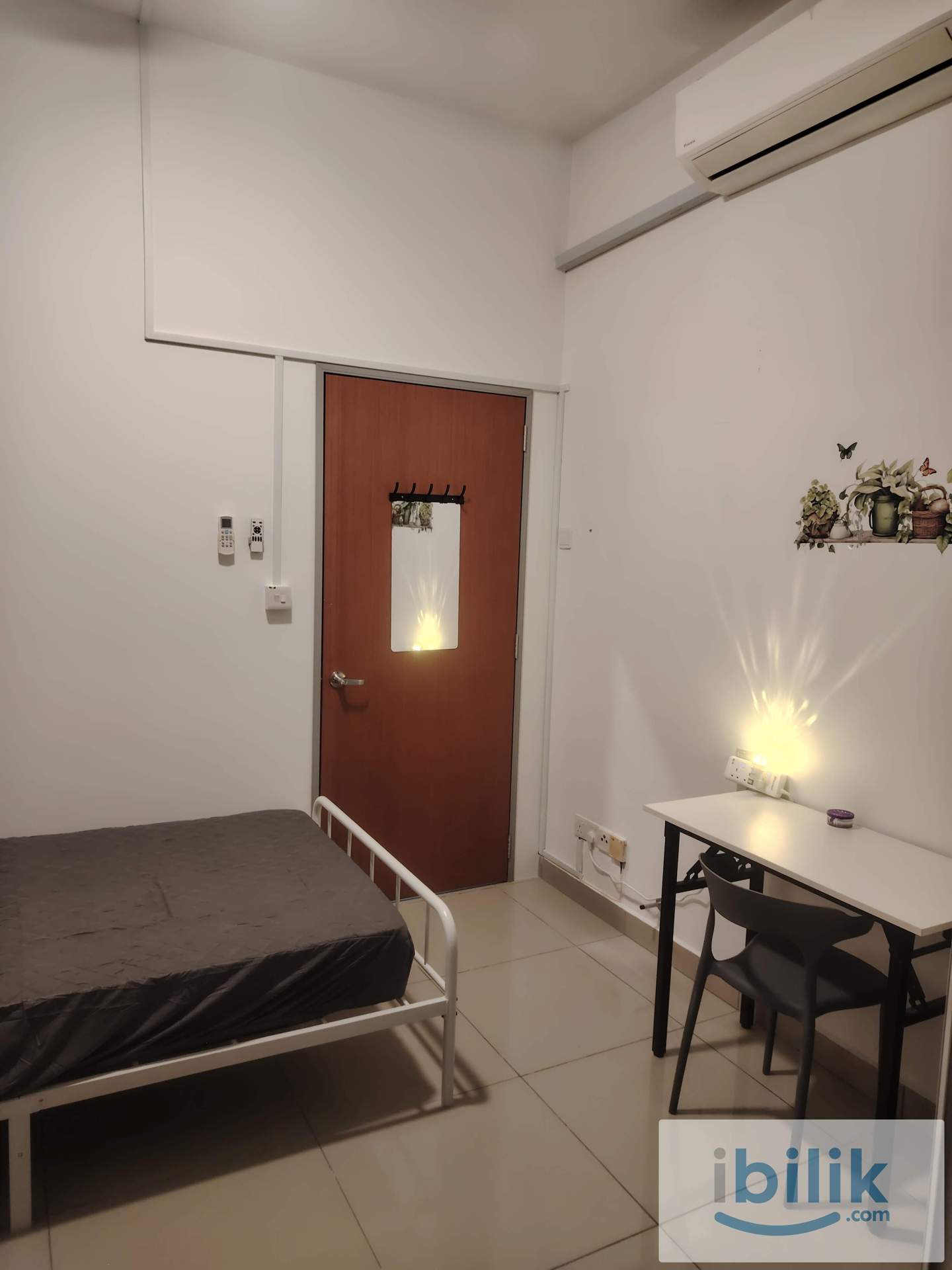 Balcony Medium Room  - Image 8