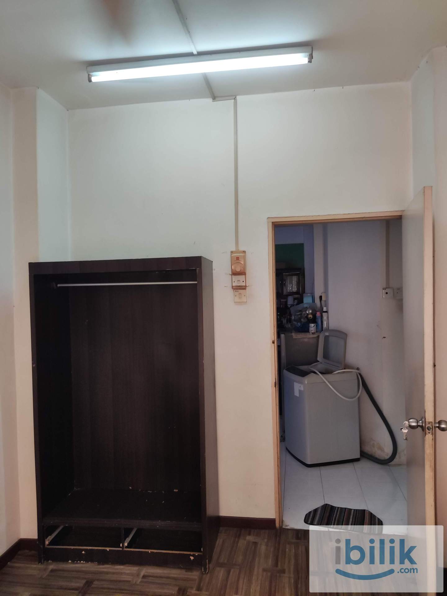 Middle Room in Kiara Apartment, Batu Berendam near Infineon  - Image 4