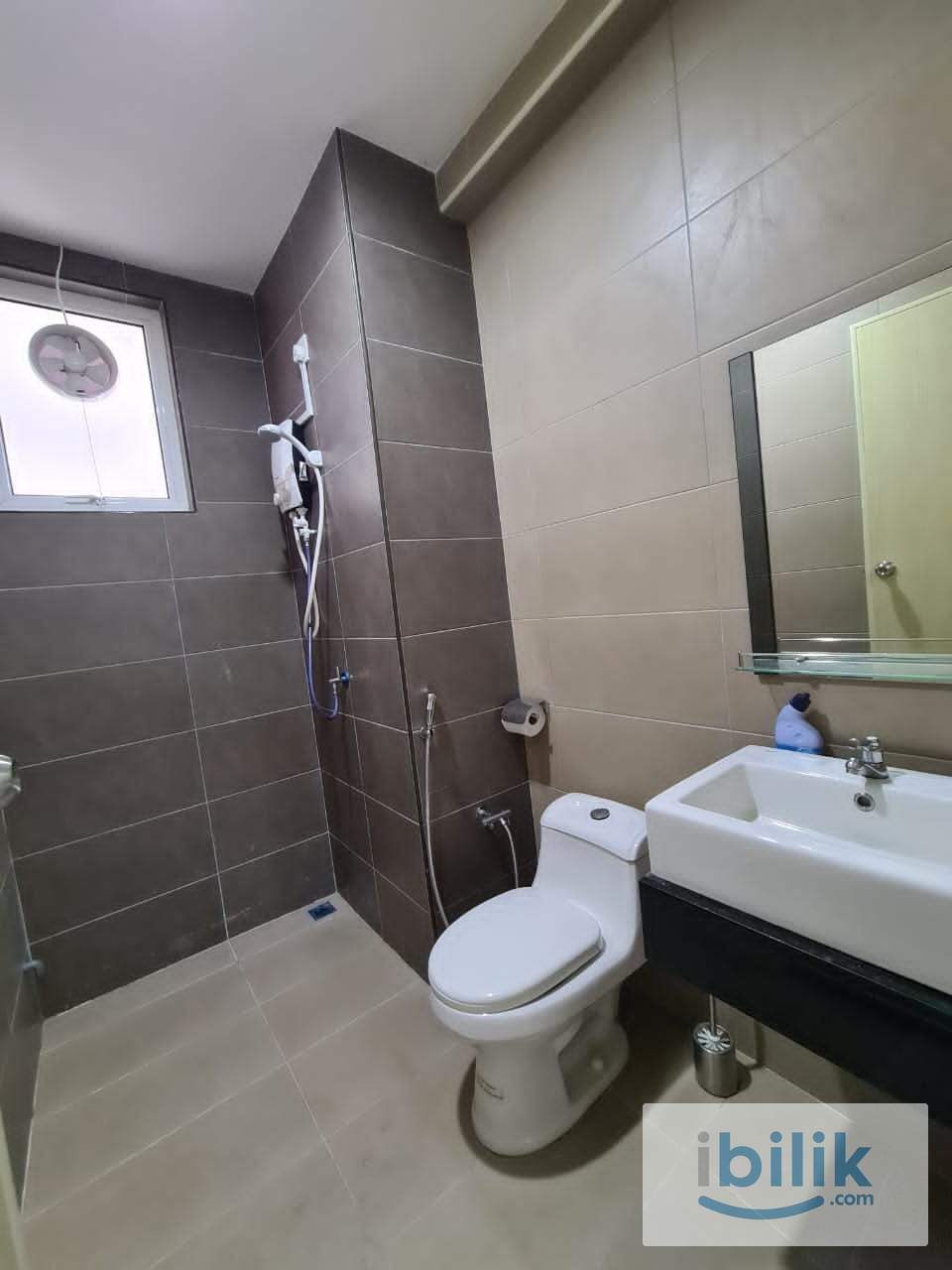Cozy Medium Bedroom with Indoor Carpark @ Orange 3 Condo Butterworth - Image 4