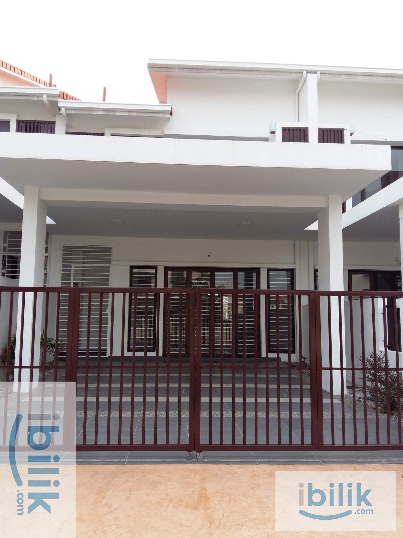 Furnished Big Size Room With Own Bathroom+WIFI+Utility ( All Female House) At Alam Impian Shah Alam - Image 3