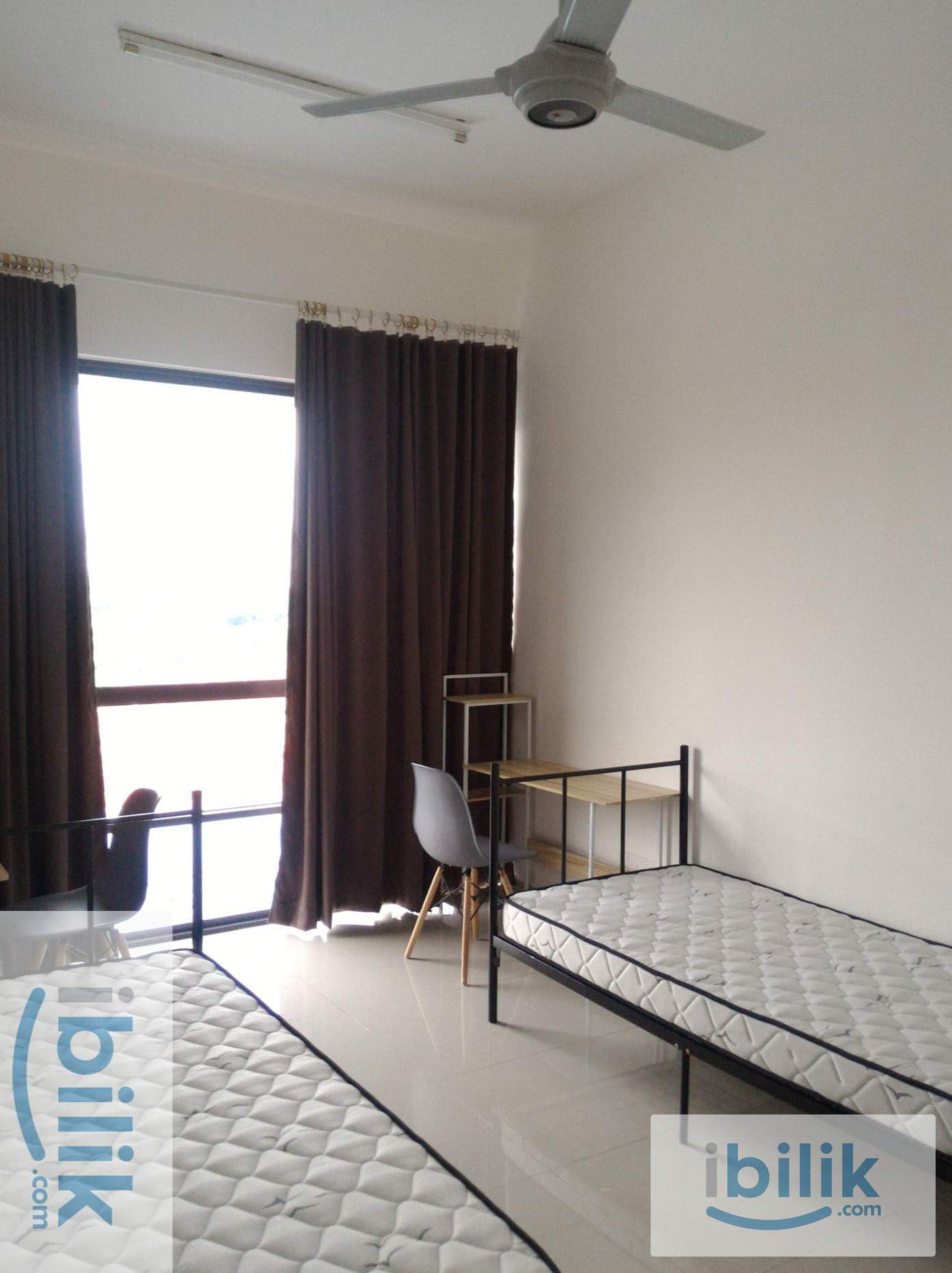 Cozy Master Bedroom with scenery town view - Image 1