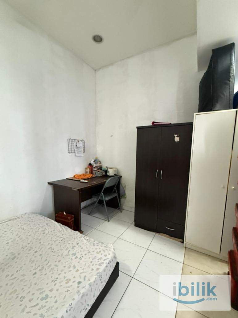 Single Room at Section 17, PJ - Image 1