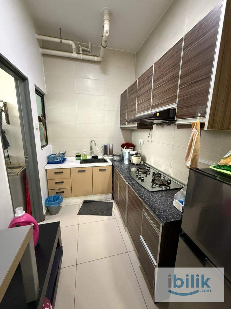 Middle Room - Image 7
