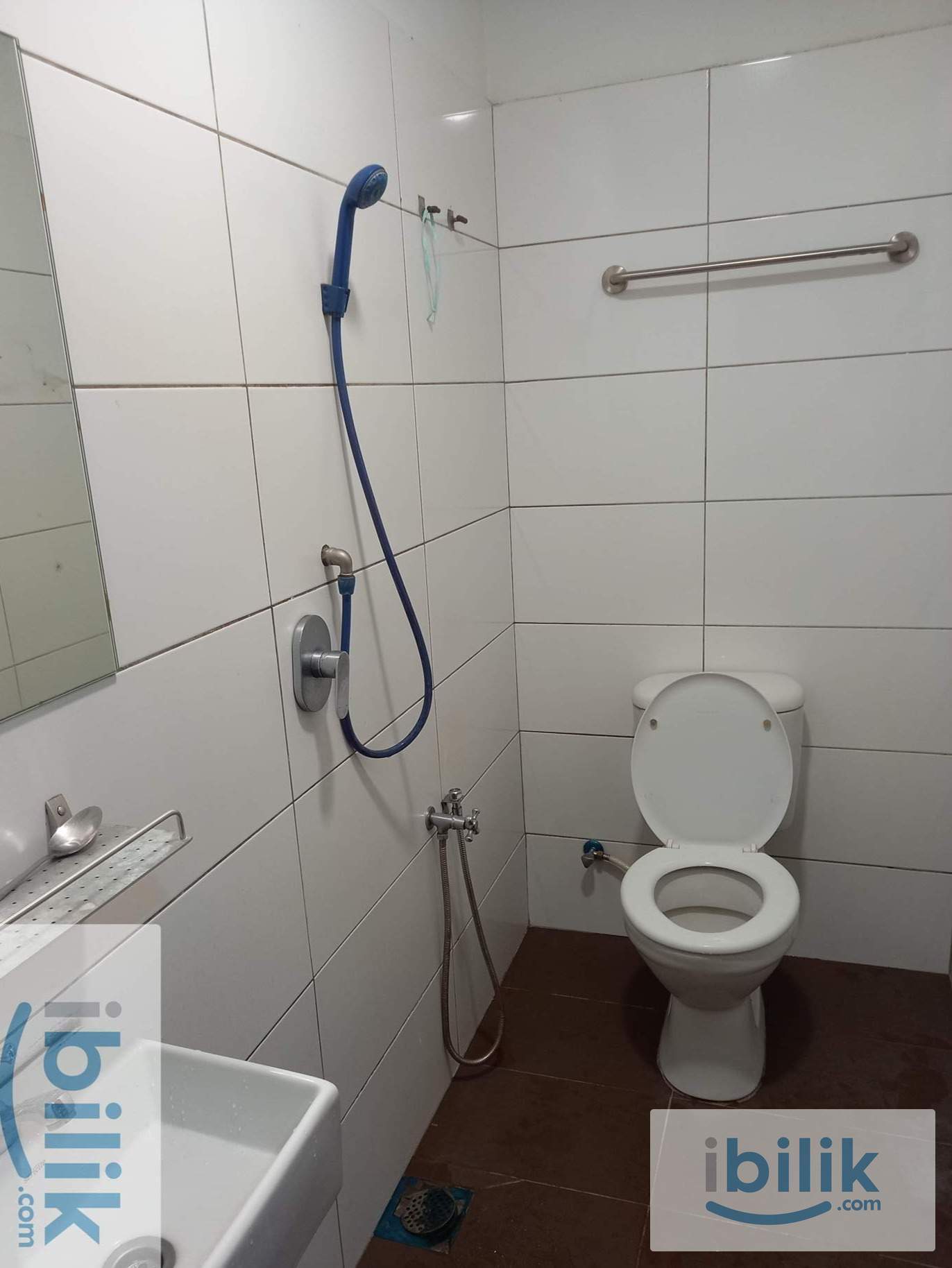 Master Room Near MRT  - Image 3