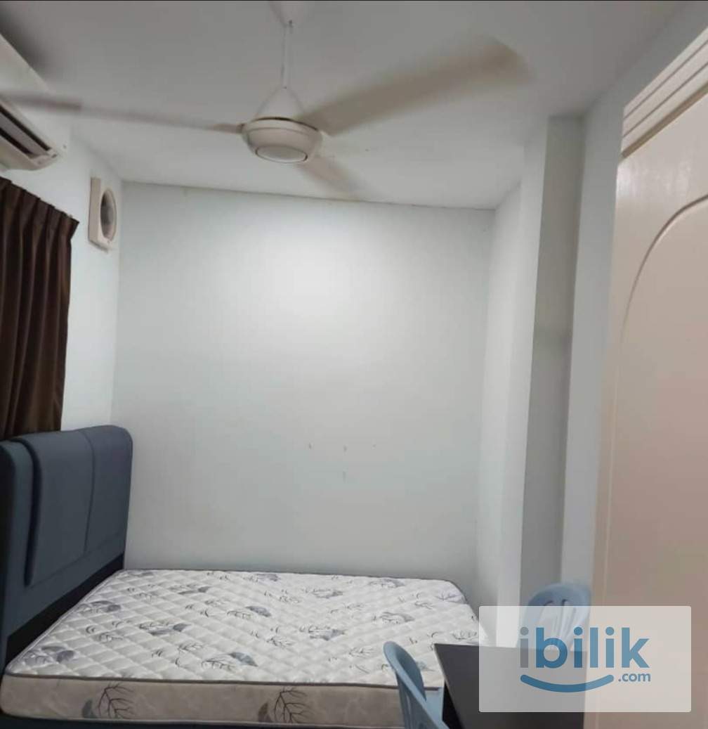 Master room at Taman Connaught - Image 1