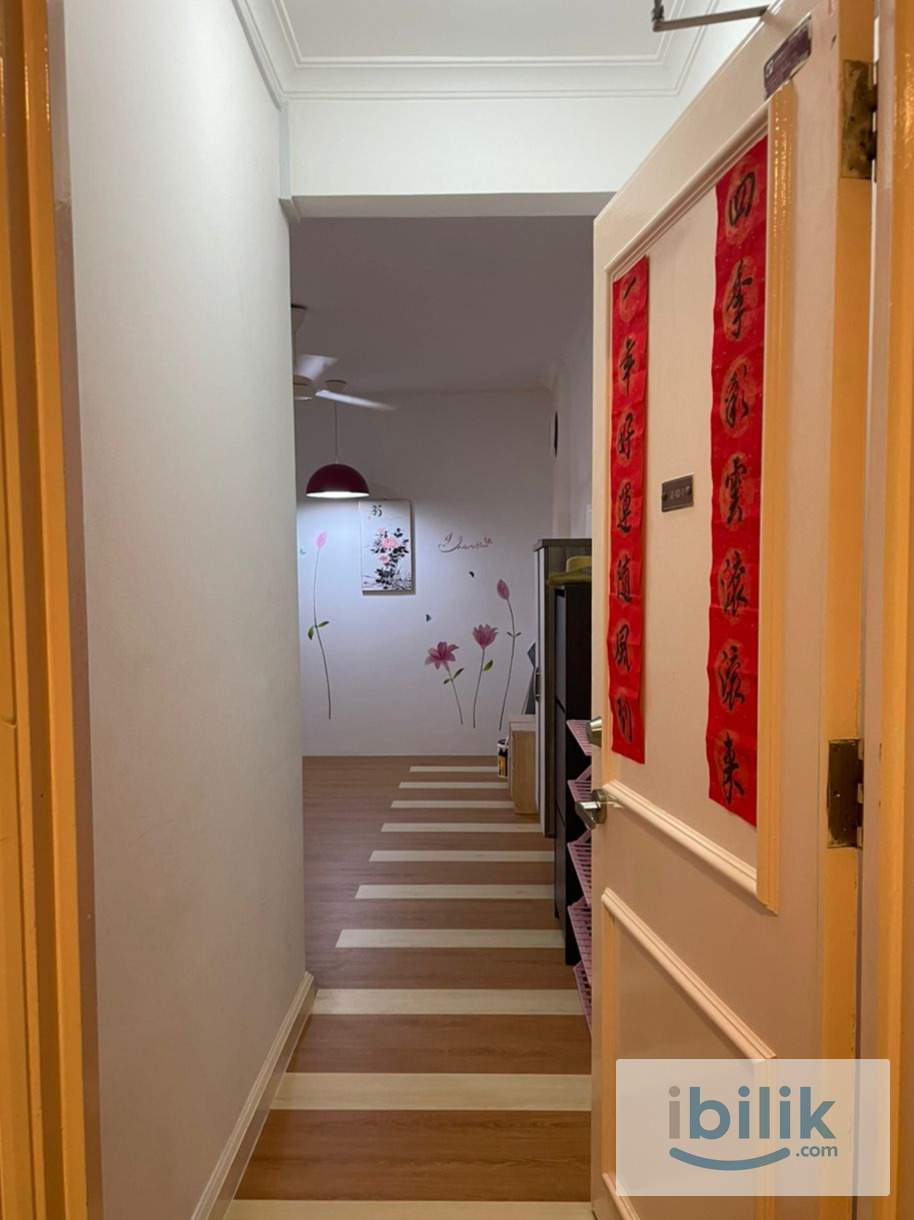 fully Furnish Female master room at Pantai Panorama, Bangsar South, UM - Image 1