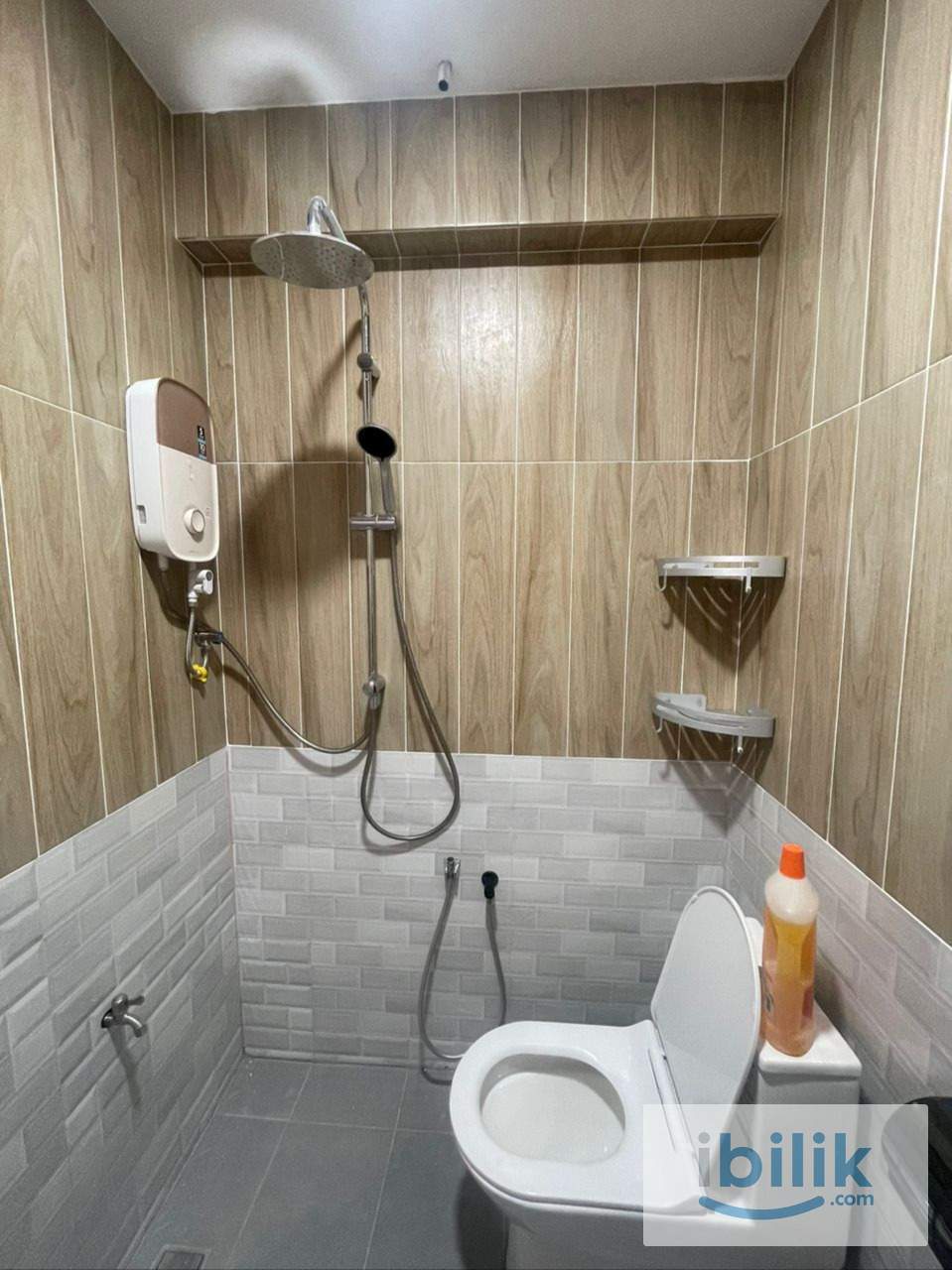 Fully Furnish Master Room (female) at Bayor Bukit, Tabuan Jaya,Vivacity, Swinburne University, Kuching - Image 3