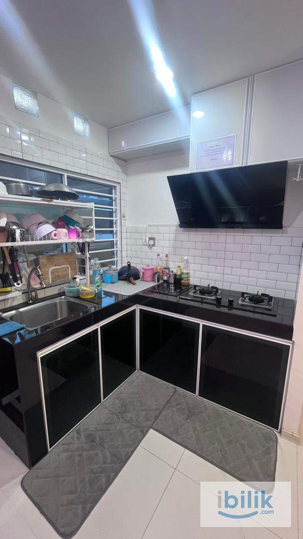 Fully Furnish Master room (Female only) in Tabuan Jaya, Vivacity, Swinburne University - Image 4