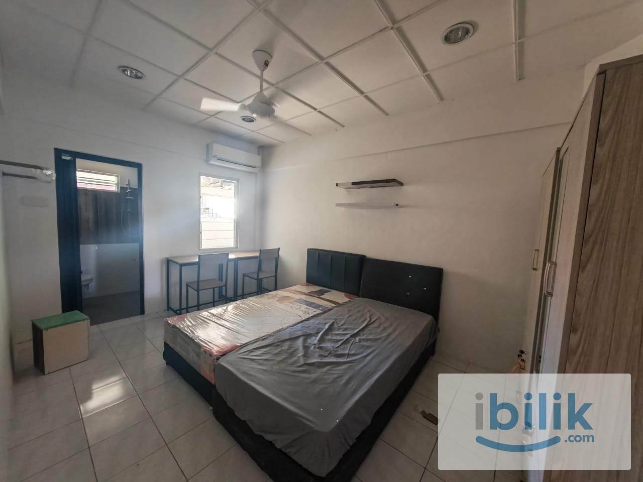 Cozy Female Master room (twin sharing) Corner Double Storey opposite Vivacity Mall, Tabuan Jaya and Swinburne University - Image 2