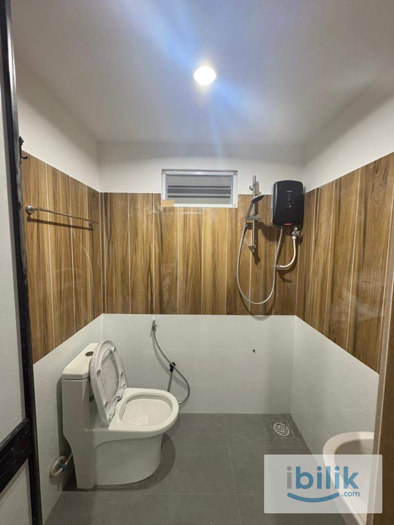 Cozy Female Master room (twin sharing) Corner Double Storey opposite Vivacity Mall, Tabuan Jaya and Swinburne University - Image 4