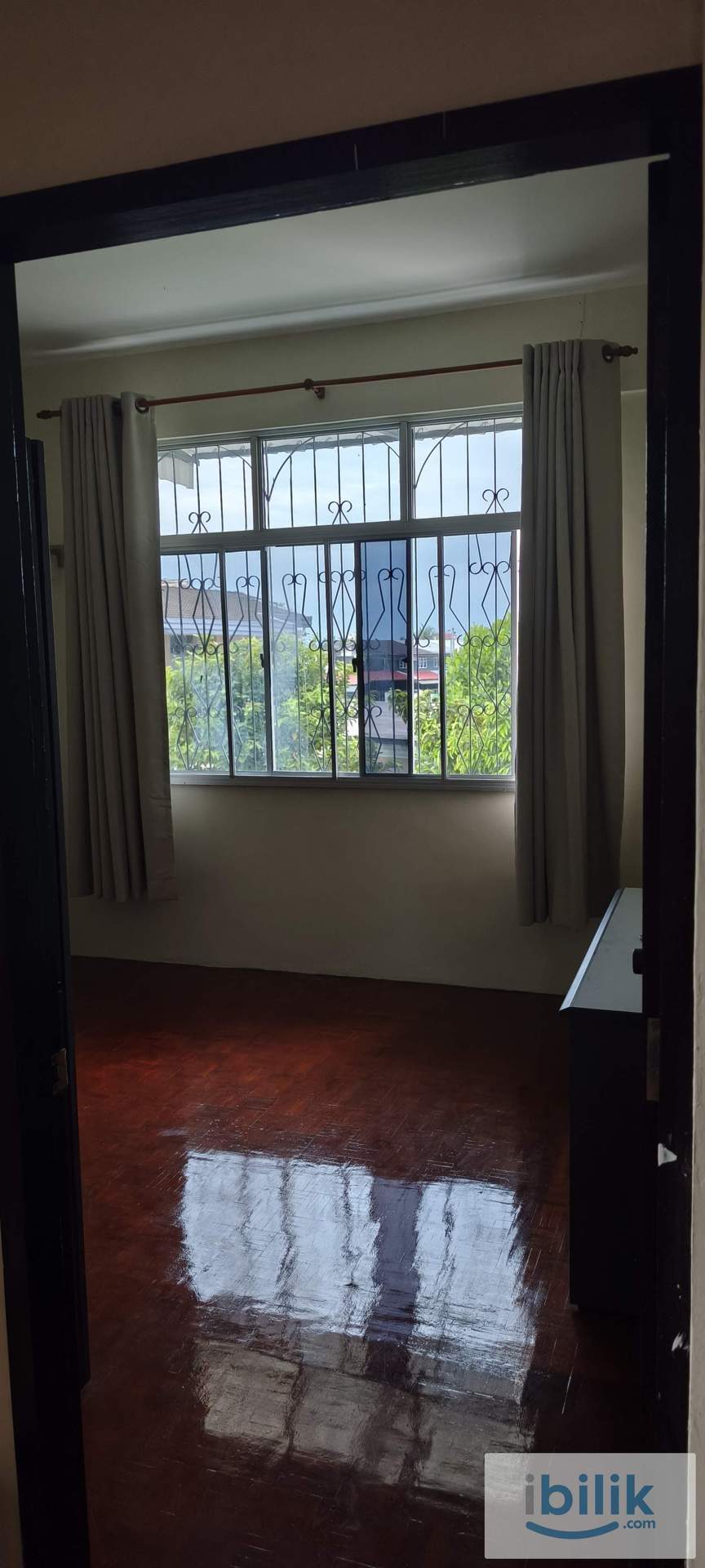 newly renovated fully furnished rooms in big bungalow near SGH & Aeon Mall in a quiet neighbourhood - Image 5