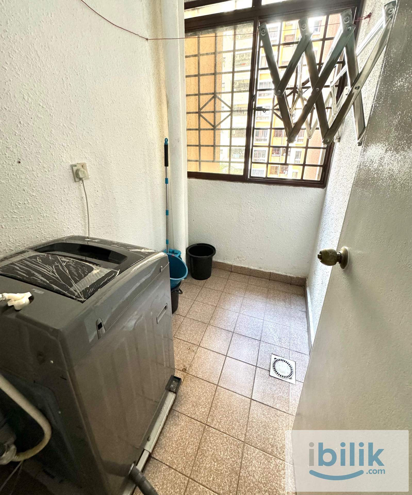 MEDIUM ROOM CHINESE UNIT FOR RENT - Image 4