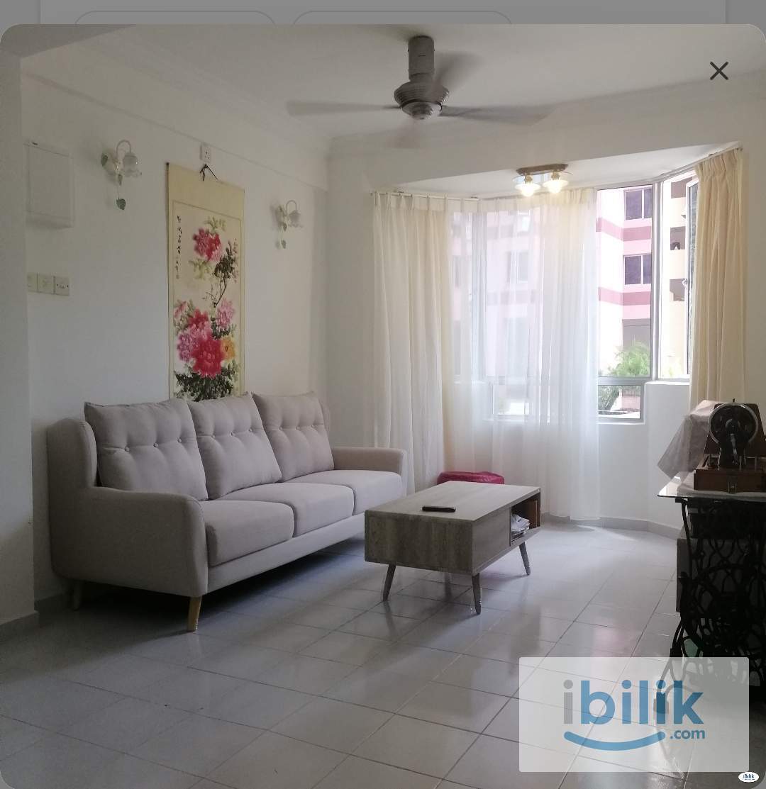Middle bedroom  - Image 1