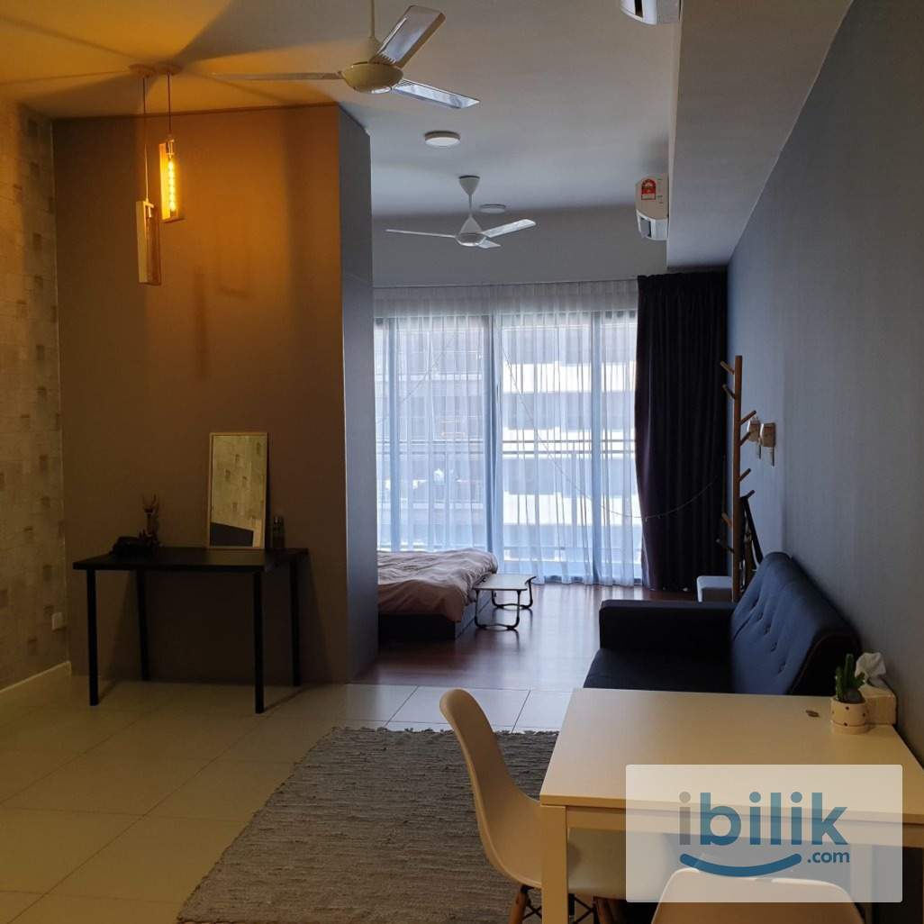 Cosy Studio with Swimming Pool View @ Seventeen Residence Seksyen 17 PJ - Image 1