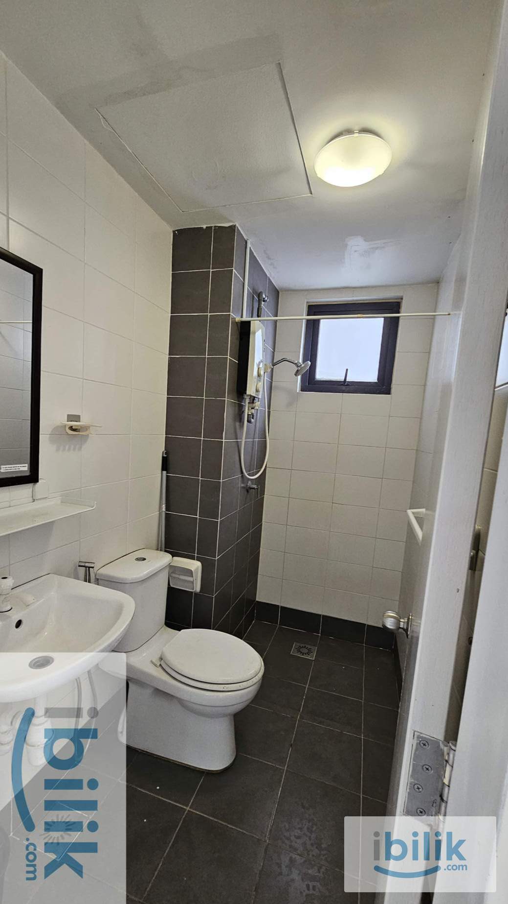 MasterBedroom with Attached Bathroom (Female only) - Image 2