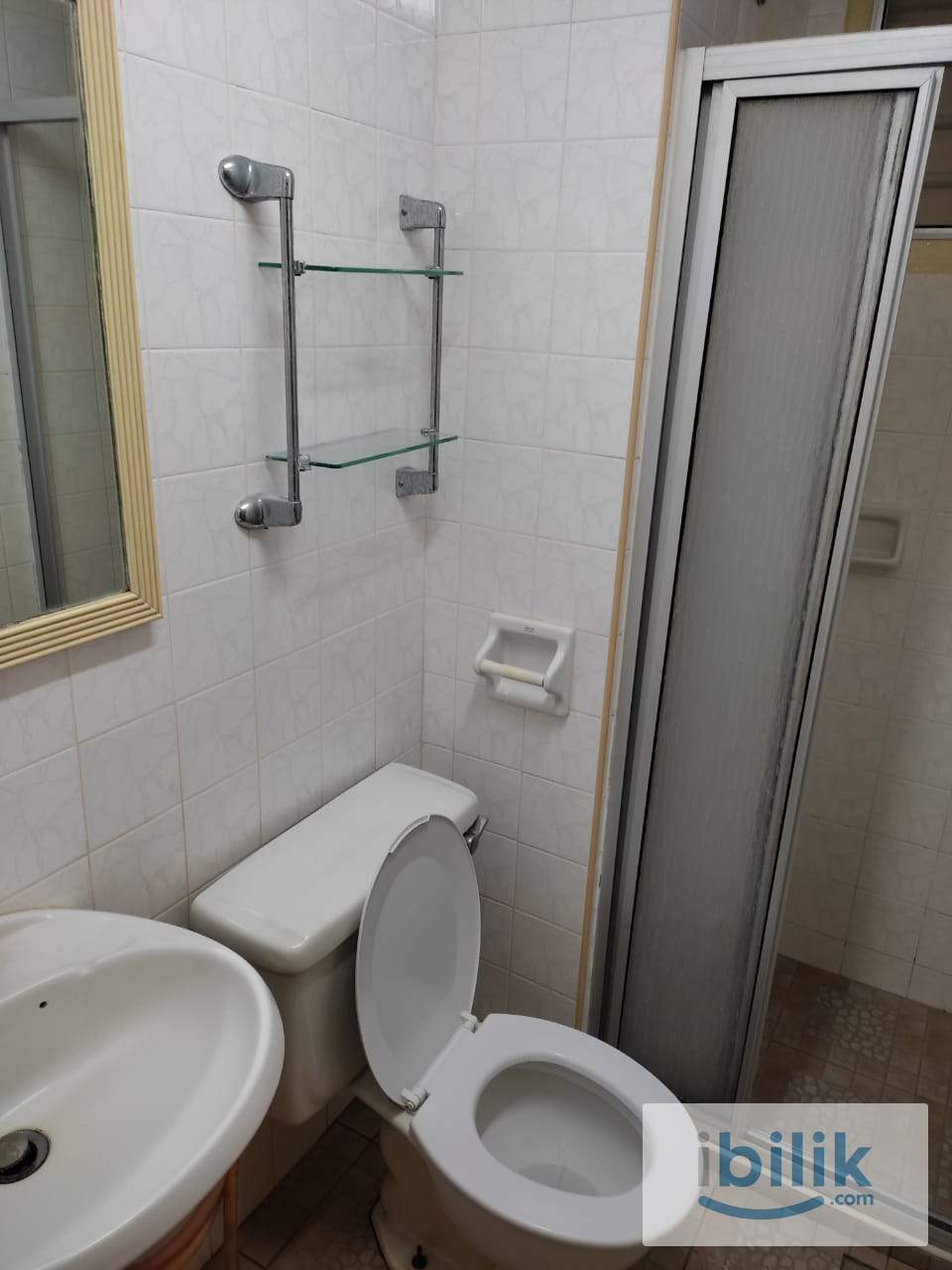Room for Rent at Sri York Condominium, Georgetown - Image 4