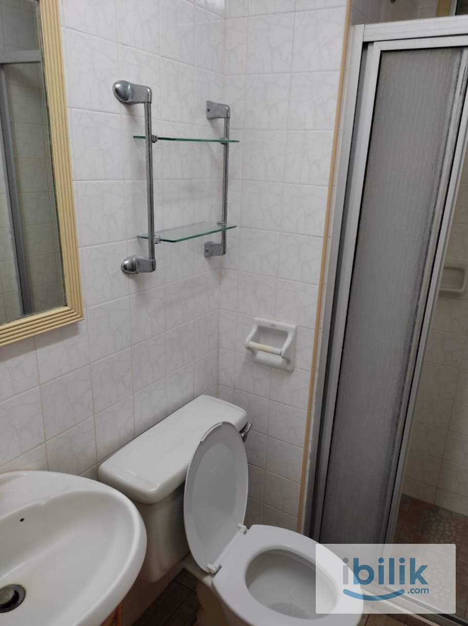 Room for Rent at Sri York Condominium, Georgetown - Image 4